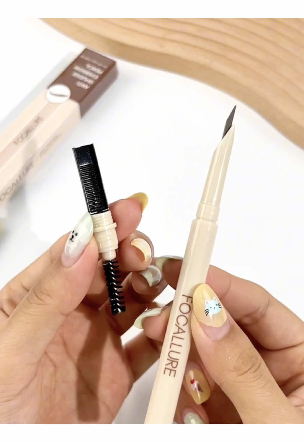 Coba pensil alis bentuk kapak ini, hasilnya rambut alis keliatan satu-satu, kayak alis alami!	 #focallure#focallurebeauty #focallurebeautyshow
  #eyebrow #eyebrowpencil