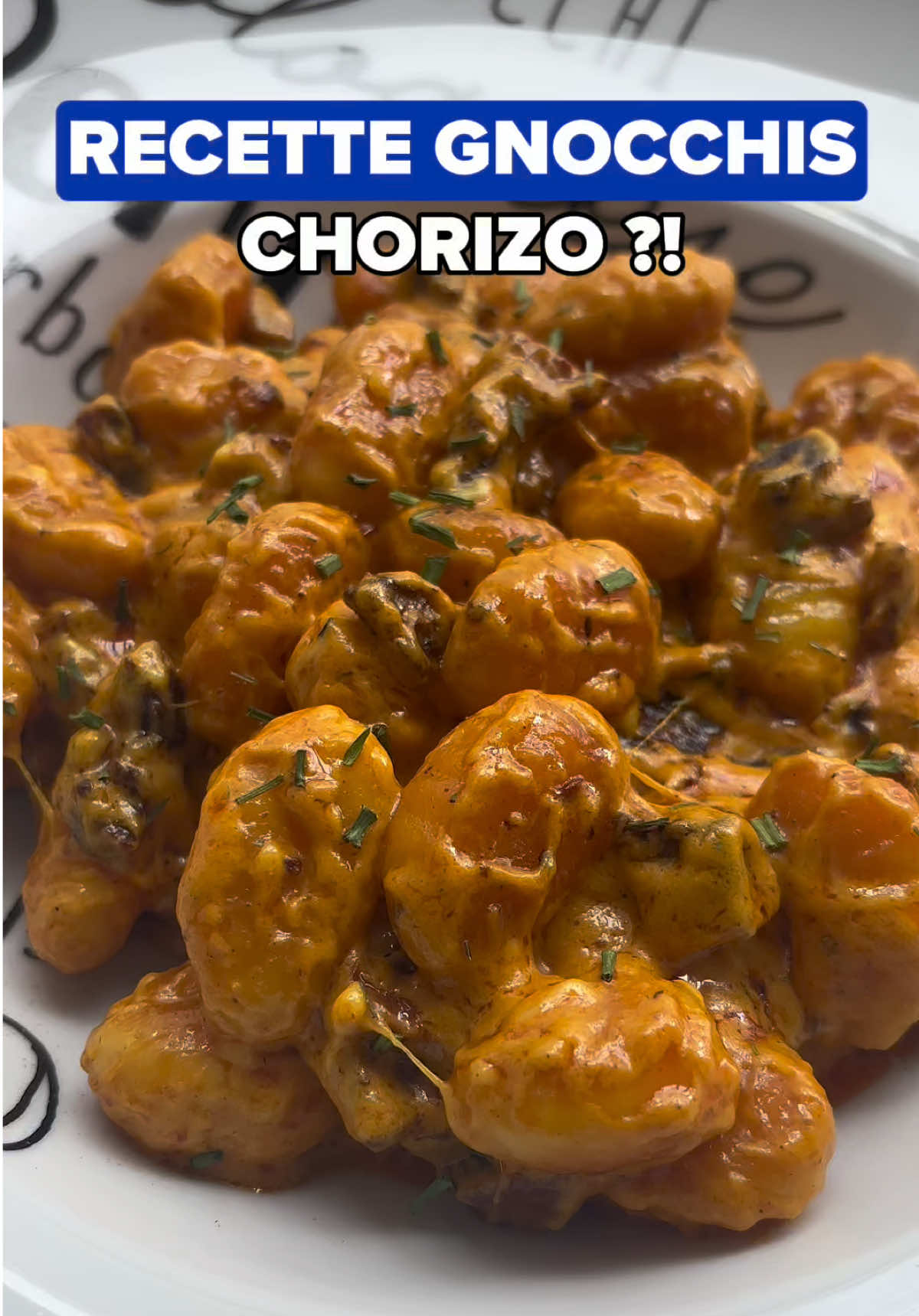 C'est la recette du CM donc soyez gentils avec lui 😌 👨‍🍳 Ingrédients :  - Gnocchis Carrefour Classic 🇮🇹 - Chorizo doux (ou pas) Carrefour Extra 🔥 - Crème entière semi épaisse Carrefour Classic 🥛 - Emmental râpé fondant Carrefour Classic 🧀 - Ciboulette Carrefour Bio 🌿 - Paprika doux Carrefour Classic 🌶️ - Curcuma moulu Carrefour Classic 🌶️ - Persil Carrefour Carrefour Classic 🌿 - Sel & Poivre 🧂 Vous allez la tester prochainement ? 🔥🫣 #carrefour #gnocchis #chorizo #recette #facile 
