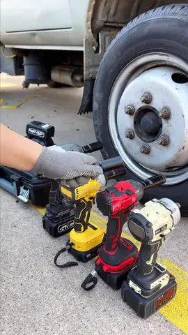 Garage Hack You Wish You Knew Sooner 👌#impactwrench  #toolkit  #powertools  #toolset  #hometools  #wrench
