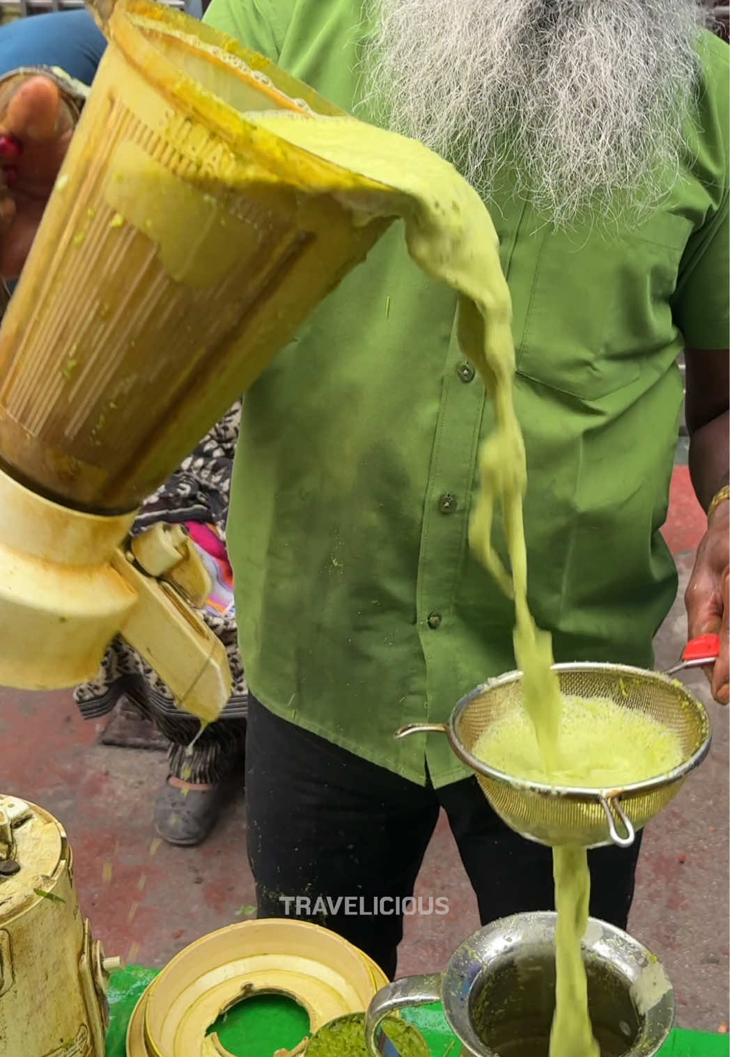 The Ultimate Indian Morning Detox Juice 📍 Location  New Delhi 💰 Price USD 0.11  / INR 10 / KRW 158 #vegetables #juice #viral 