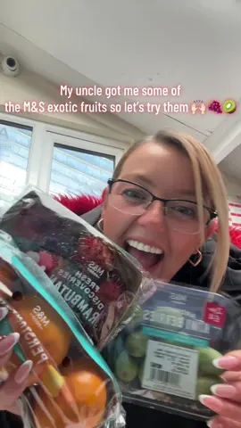 Thank you for the best grocery shop 🤣🙌🏻❤️ @roger gregory kiwi berries are the winners 🙌🏻🥝 #marksandsparks #exoticfruit 