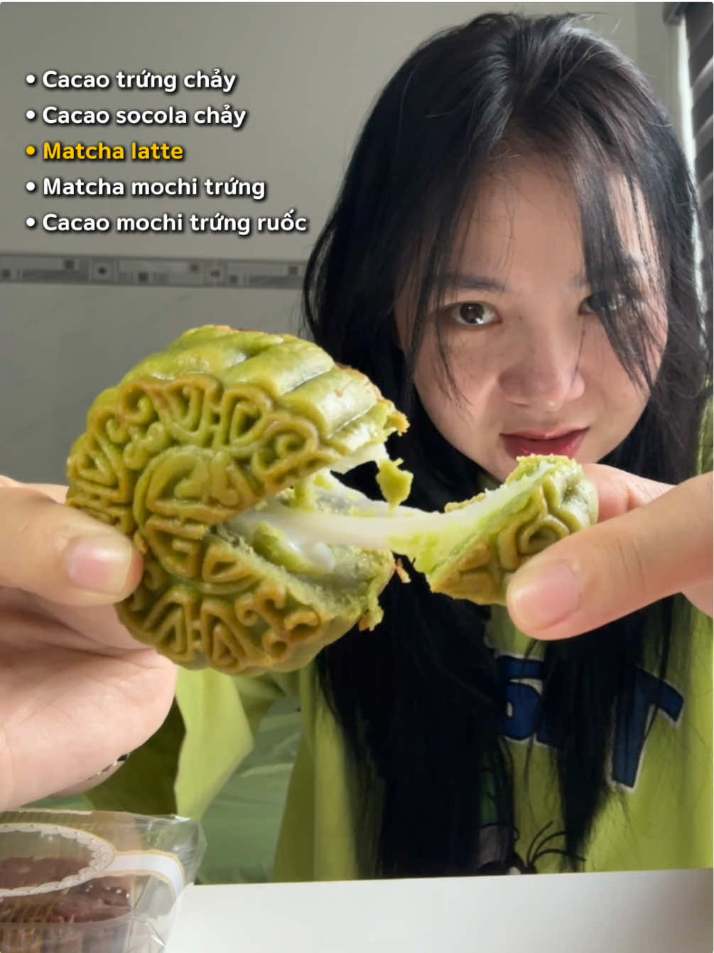 +1 nạn nhân của bánh trung thu Lâm Thuỷ :)))) #mukbang #foodtiktok #banhtrungthu #banhtrungthulamthuy #trungthu 