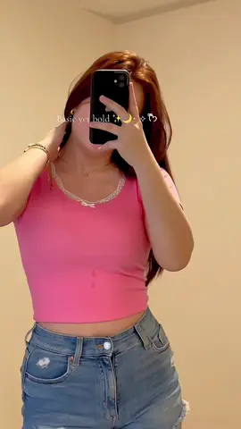 #onthisday Coquette style lace crop top! ✨ #top #croptop #coquette #basictop 