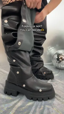 Different style,it’s up to you 🫶🫶#fyp #fypシ #boots #viraltiktok #style #viral #foryoupage #comfort #viralvideo #fallfashion #gorgeous #elegant #fashion #folding 