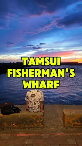 Sunset viewing at Tamsui Fisherman's Wharf 🇹🇼 If you love sunsets, you'll love it here at the end pf Tamsui-Xinyi line. I just wanted a chill afternoon itinerary and I saw this place from the list of places to visit of my hotel. You can also find the Tamsui Old Street where you can find local flavors and products. #taiwan #taipeiitinerary #tamsui #tamsuitaiwan🇹🇼❤️ #tamsuifishermanswarf 