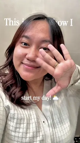 Don’t forget those basic skincare to start your day, besties! ✨ #skinmology #lockyourbright 