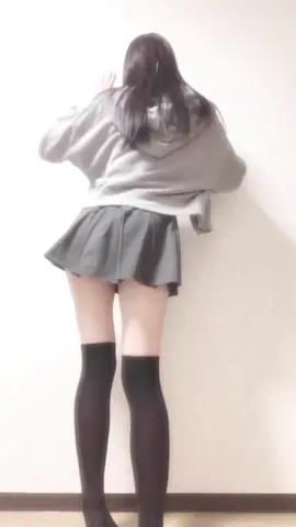 @ひゅうが🌠に返信 リクエストたくさん来てたから撮ったよ！#jk #ダンス #ミニスカ #太もも #ニーハイ 