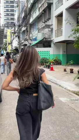 bikin kulit kepala rasanya seger bgtttt! perfect for jakarta’s hot & humid weather 🌤️ @Moist Diane Indonesia Official  — #moistdiane #shampoo #rambutlepek 