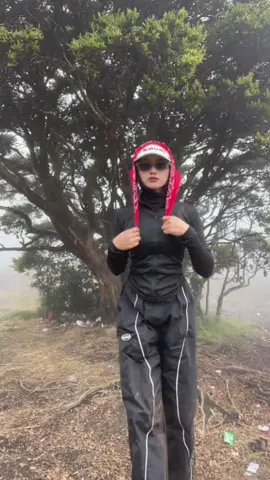 fit check di gunung jg bisa kok🙂‍↕️ #fyp #ootdinspo #pendakipemula 