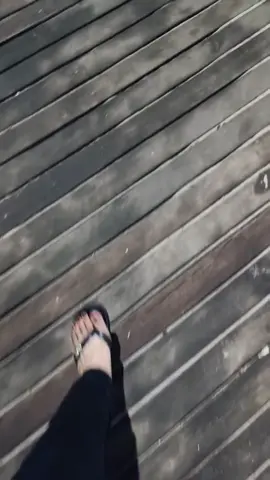 •••