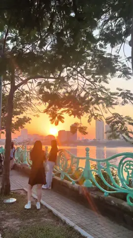 Chúng mình rồi có gì chung?  Ngoài năm tháng ấy đã từng có nhau?  #tamtrang #stt #bolo #missyou #foryou 