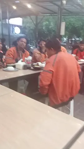 Perkumpulan Rapat bahas Shopee food di restoran @sambal.bakar #shopeefood #sambalbakar #jakartabarat #fypviral  #fyp 
