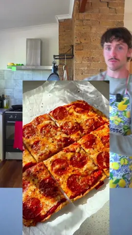 CHICKEN CRUST PIZZA WITH 176G PROTEIN??? Credit: @Bailey Campbell  If you want to lose 10-20lbs without sacrificing your favourite foods, comment “change” and I’ll send you my 1-1 coaching application form. INGREDIENTS - CHICKEN CRUST 450g ground chicken 2 large eggs 1/2 cup grated parmesan cheese 1 tsp garlic powder 1 tsp italian seasoning 1/2 tsp salt 1/2 tsp black pepper TOPPINGS 1/2 cup pizza sauce 1 cup grated mozarella cheese (I used low fat) 20 turkey pepperoni slices (I used normal but 9 slices)  1) Set your oven to 400°F and line a baking sheet with parchment paper. 2) In a large bowl, mix together ground chicken, eggs, parmesan, garlic powder, Italian seasoning, salt, and black pepper until fully combined. 3) Transter the chicken mixture onto the prepared baking sheet and press it into a thin, even circle or rectangle. You want it thin or else it will have a hard time getting crispy. 4) Pop it in the oven for 25 minutes, or until golden and firm. Let it rest for 5 minutes to set. 5) Crank the oven up to 425°F. Spread on your favorite pizza sauce, cheese, and toppings. 6) Bake for another 10 minutes, until the cheese is melty and bubbly. 7) Let it cool slightly, then dig in and enjoy every crispy, cheesy bite!” Macros I calculated for the entire pizza: Calories: 1351 Protein: 187g Fat: 64 Carb: 17 Per slice: 169 Calories 23g Protein 8g Fat 2g Carb