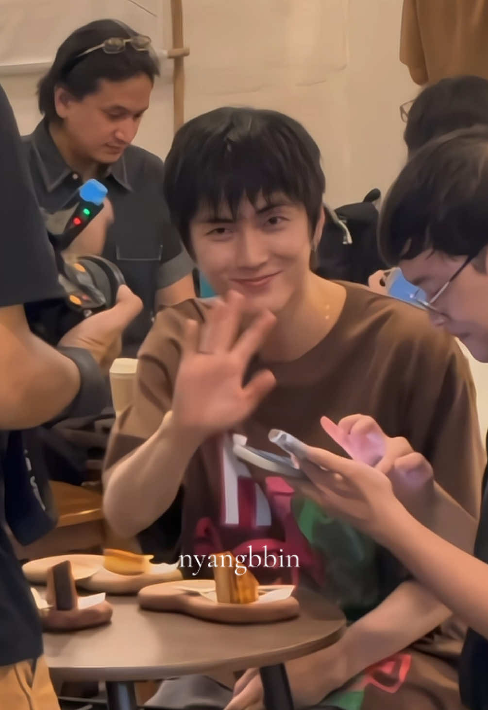 GA EXPECT KETEMU SEUNGHAN DI BLOK M 😭😭 akhirnya bro sdh melihat ot7 irl #SEUNGHAN