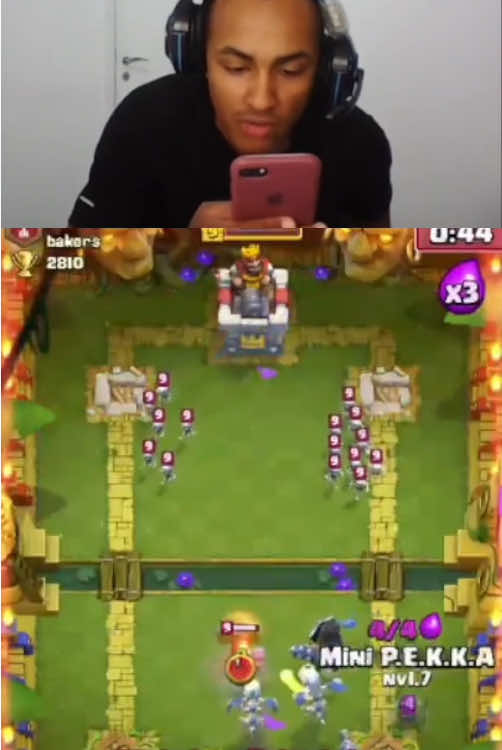 Essa foi difícil #clashroyale #clashroyalememes #tiktoklive 