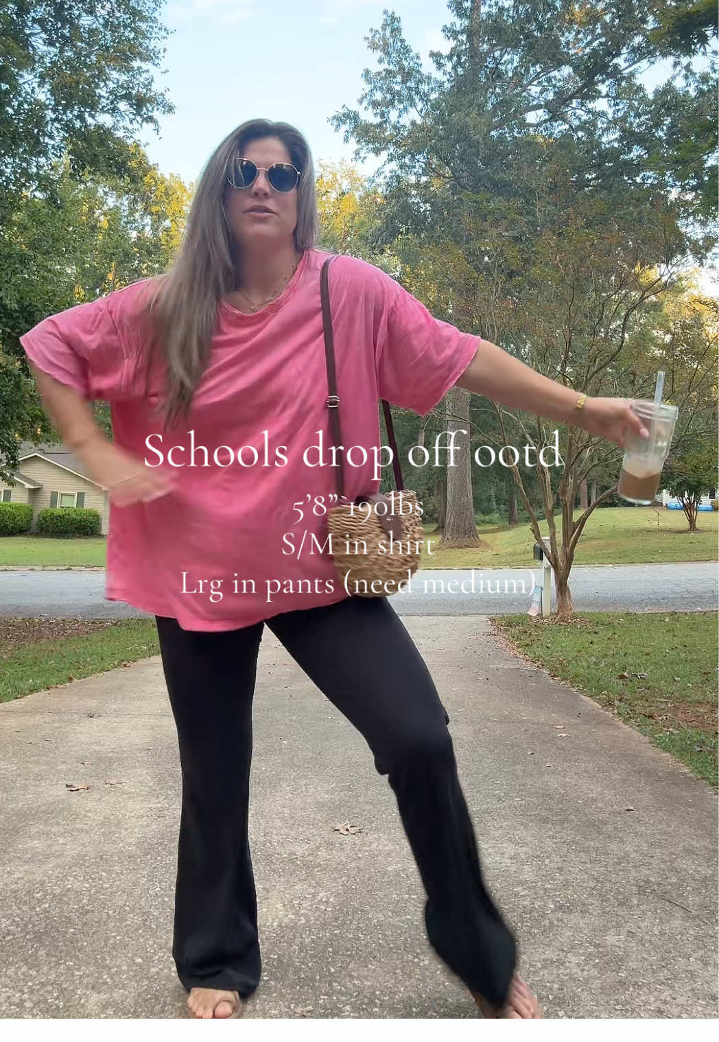 School drop off ootd! These are staples for your closet! Def pay attention to number size for the leggings. 💞 #schooldropoff #OOTD #closetmusthaves 