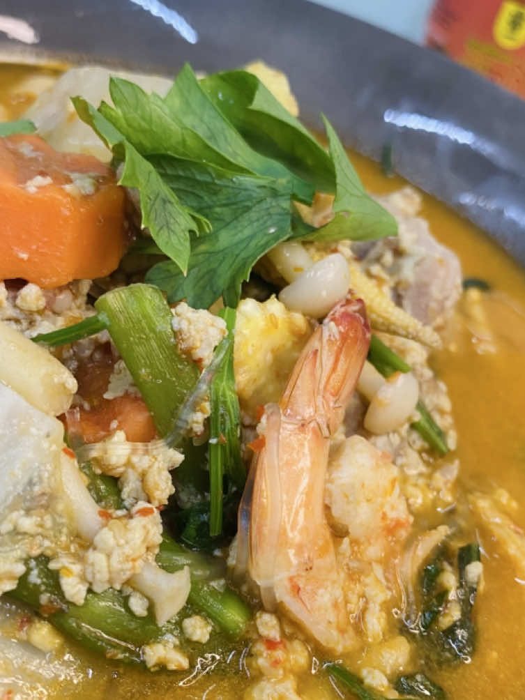 อร่อยง่ายๆกับเมนู สุกี้รวมหมู หมึก กุ้ง 😋🥬🥕🍲#น้ําจิ้มคีโต #บอสมีดี #คีโต #ครัวtiktok #สุกี้ 