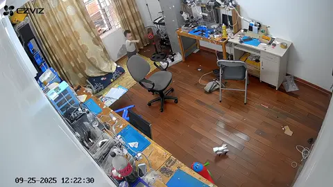 Khối ti bình báo quá trời, ra dẫn khách lên sửa đt mà cu nó khoá trái cửa luong🙈🙈#fyp #viral #bao #troll #j4f 