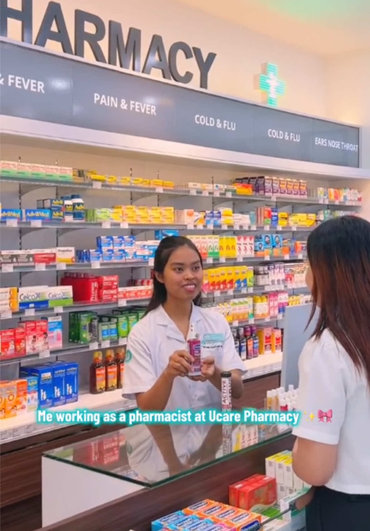 Let's take a look at the daily work of our pharmacists at Ucare Pharmacy! 🩺💊 #UcarePharmacy #Dailywork #Pharmacist