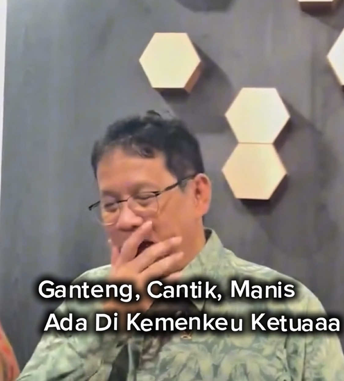 Kalau mimin sih no debat ya 🤭, soalnya pak mentrinya aja ganteng 🫣#fyp #fypシ゚ #purbayayudhisadewa #kemenkeu #fyppppppppppppppppppppppp 