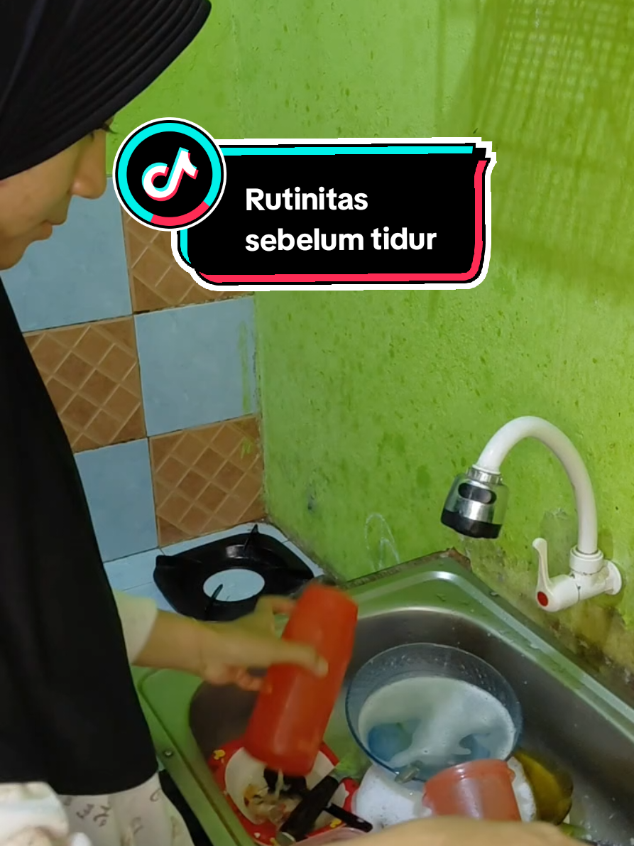 Sekarang setiap malam selalu usahain buat cuci piring dan buang sampah sebelum tidur.  Supaya dapur bersih, dan enak dilihat. Terus biar kalau pagi pagi itu bisa langsung ke tukang sayur atau langsung masak buat sarapan. #reelsfyp #viral