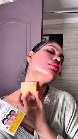 Shop link in bio ➡️🔗www.jioreskin.in Sinche Body Facial Soap. Only for body. Strong detan formulation, Contains Nutrient rich  CARROT 🥕 seed oil blended with kojic acid & Lactic acid to craft a cleanser that restore soap and nourishes skin while rejuvenating pores to reveal radiant, bright and youthful skin. Your skin barrier = your shield, keepin’ the glow locked in 💦✨ When it’s damaged, skin feels dry, tight & super sensitive 😩 Harsh scrubs, over-exfoliating & stress = major culprits 🚫 Weak barrier lets germs sneak in → redness, breakouts & irritation 😖 Fix it with gentle care + ceramides & hydration = skin back on fleek 💕 [Neck Tanning, Kojic Acid, Tan Removal, Allergy, Radiant, Skin, Skincare, Jiore, Skin Whitening, Skin Brightening, Soap, Skincare Routine, Glowing Skin, Skin procedure, Hydrating Skin, Flawless Skin, Glow, Turmeric, Carrot Seed, Beta carotene] #skin #skincareroutine #morningroutine #skincaretips #skincareasmr        
