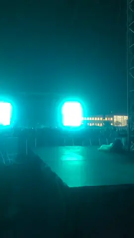 Paper Flowers: Evanescence  My favorite song! So glad I got to here it live. Amy Lee was absolutely amazing.  #louderthanlife #LTL #evanescencefan #amylee #evanescence 