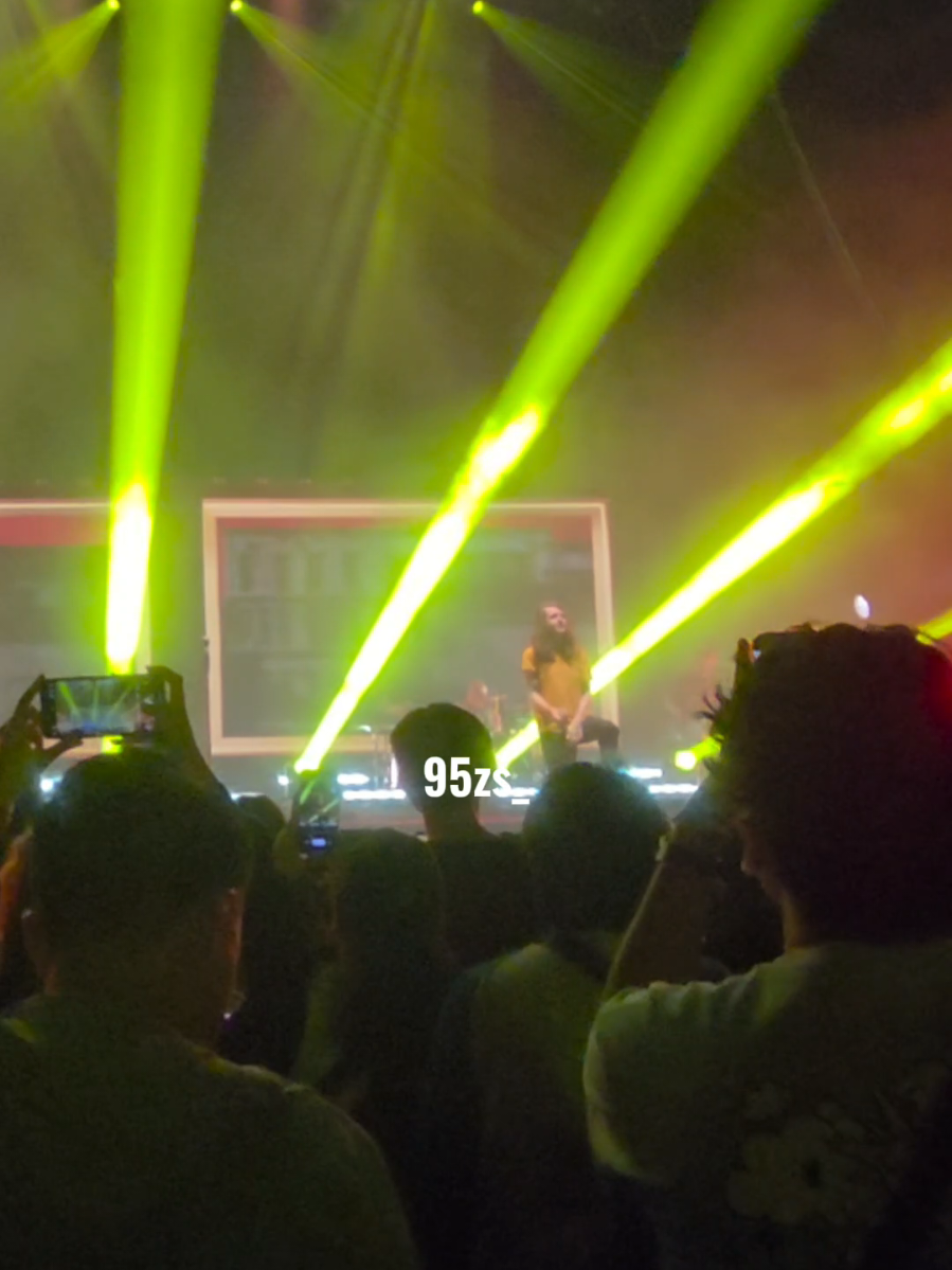 shit so cleaaaaaaan @Mayday Parade #maydayparadeinmnl2025 #threecheersfor20years 