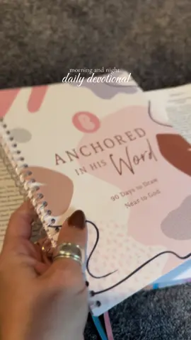 Anchored in His word, day and night 🙌This devotional is like a built-in accountability partner, giving you 90 days of devotionals, thought provoking questions and self reflection to start and end your day with 🥹🙏🏻 @SpiralBible #devotional #dailydevotional #womanofgod #biblestudy #wordofgod 