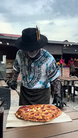 Benda dah lama viral, kita baru nak try. #pizza #melaka #date #cheese 