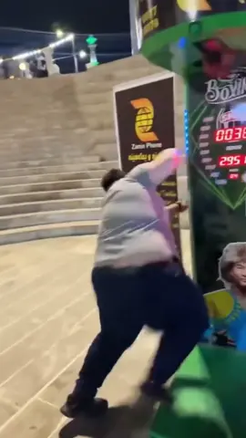 Funny boxing machine🤣😂#fyp #foryou #funnyvideos #punches 