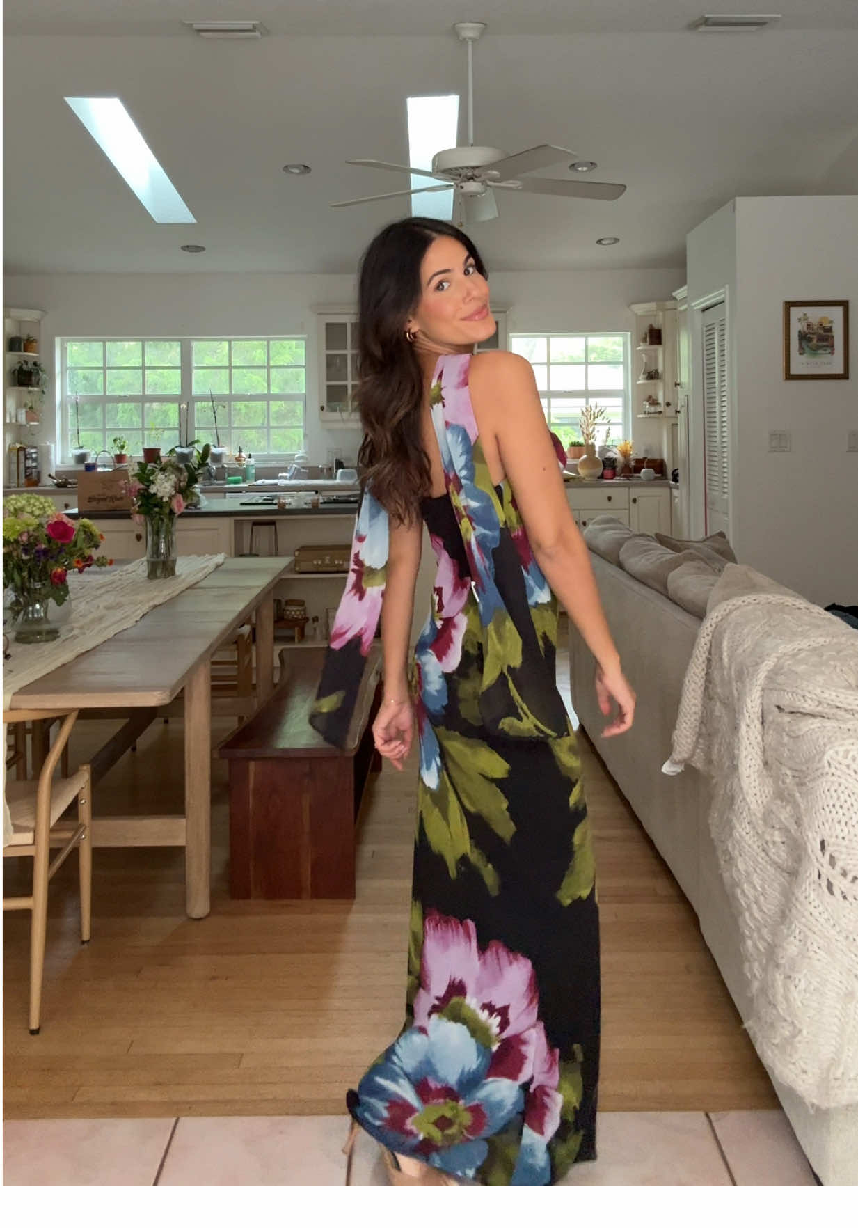 is there anything @abercrombie can’t do? The most perfect wedding guest dress!!!!! Link in my ShopMy #abercrombie #abercrombiehaul #abercrombiestyle #weddingguestdress #fashion 