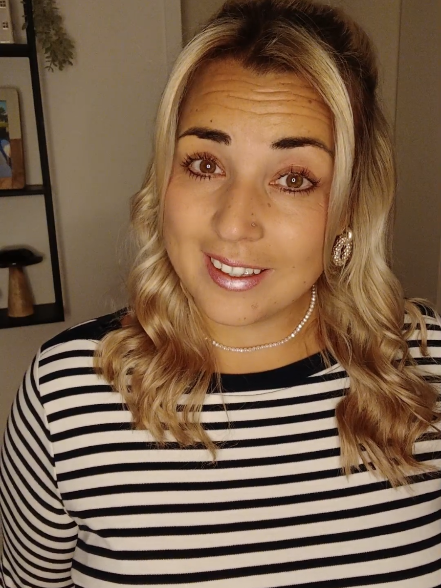 Schlager Donnerstag 🥳🥳  👉 Schlagerfreunde aufgepasst 🎤🍀 – ich habe wieder einen Oberwurm für euch! ‚Ich-suche-nicht-nach-Gold‘ läuft bei mir gerade in Dauerschleife 🎶 #österreich🇦🇹 #schlager #ohrwurm #schlagerliebe #musik 