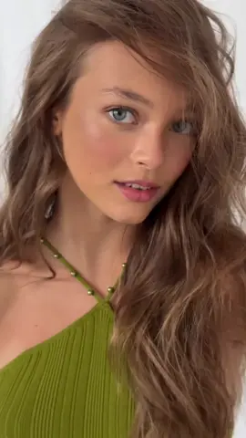 #AnnaPavaga #model #beautifulfaces #Russiangirl 