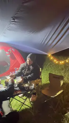 Camping di Gunung Papandayan secandu itu loh, perasaan baru kemarin tapi udah kangen lagi aja. #gunungpapandayan #pendakigunung #jalanjalan #traveling 