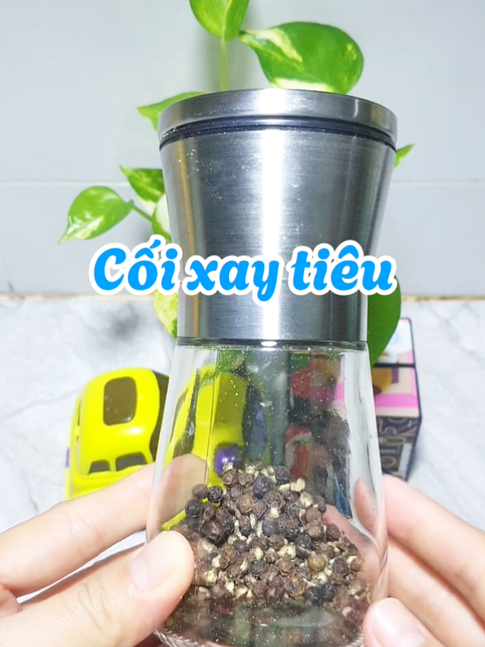 Không điện – không pin – không phiền phức. Cối xay tiêu cầm tay – vặn nhẹ là có ngay hạt tiêu mịn thơm lừng. #coixaytieu #coixaytieucamtay #coixaytieumini #giadungtienich #xuhuong @Gia đình LeoSu @Gia đình LeoSu @Gia đình LeoSu 