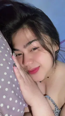 ni serius tidur doang, gada adegan hot nya gtu🤣