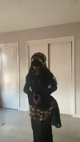 #bellydance #fyp #witch #dance #darkfeminine (Egyptian style of dance) I feel like I would be a cool character design lowkey.😼😼