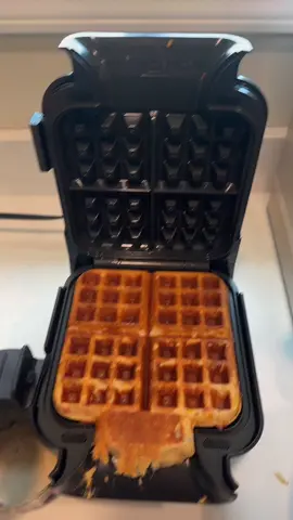I love waffles - Donkey #waffles #waffle #wafflemaker #KitchenHacks 
