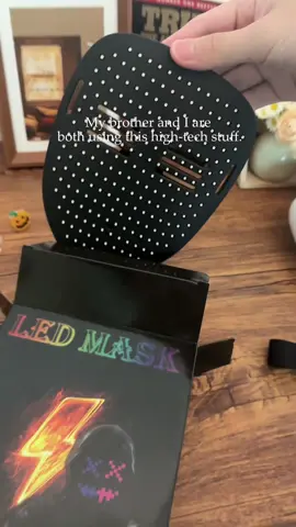 I wonder what else we can put in the mask? Ps: Mask Link InBio0 #ledmask #halloween #luminousneeds #masks #mask