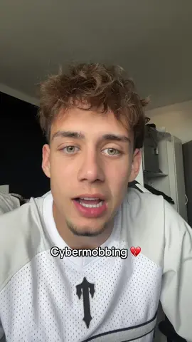 Es ist natürlich trotzdem schlimm #eltheodoro0 #witzig #cybermobbing #spass #viral 