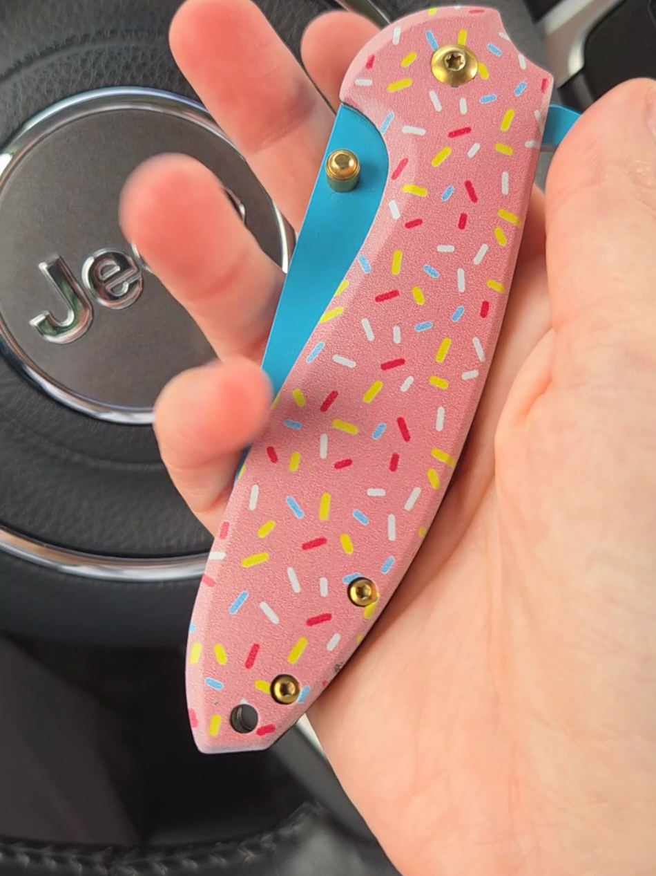 keep that thang on ya 😉 #tiktokshop #pocketknife #knife #cutesy 