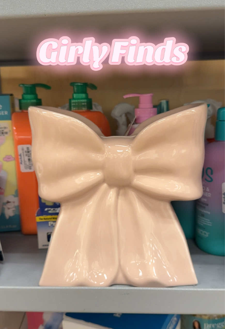 Found the cutest bow piggy bank! 🎀🐷🪙 @Marshalls @HomeGoods #marshalls #homegoods #fyp #foryoupage #shopwithme 