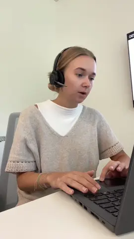 my cold calling/inside sales era (@sellingsaraa I still love you) #salestok #coldcalling #corporatetiktok #salesrep #medicalsales 