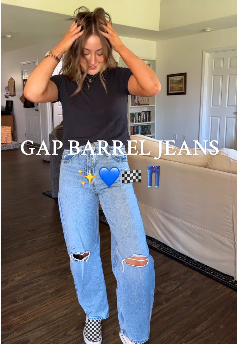 The barrel jeans of my dreams!! ✨👖💗  I finally snagged these (with my own $) and now I need every color 😭😭 for reference I’m 5’7 135 pounds and the 27 is perfection 💖 #MomsofTikTok #momootd #barreljeans #gapjeans #gapfinds 