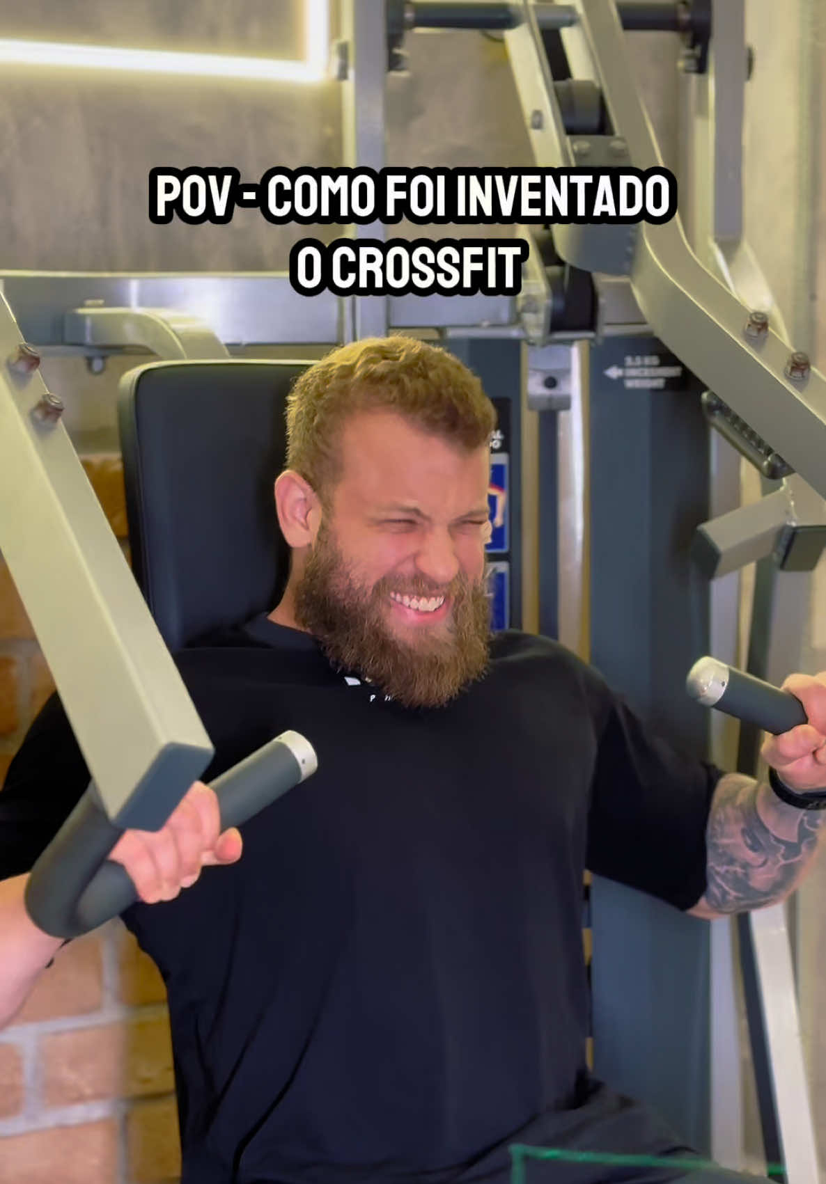 E assim nasceu o crossfit #maromba #crossfit #academia #humor #comedia @dudutomahawk 