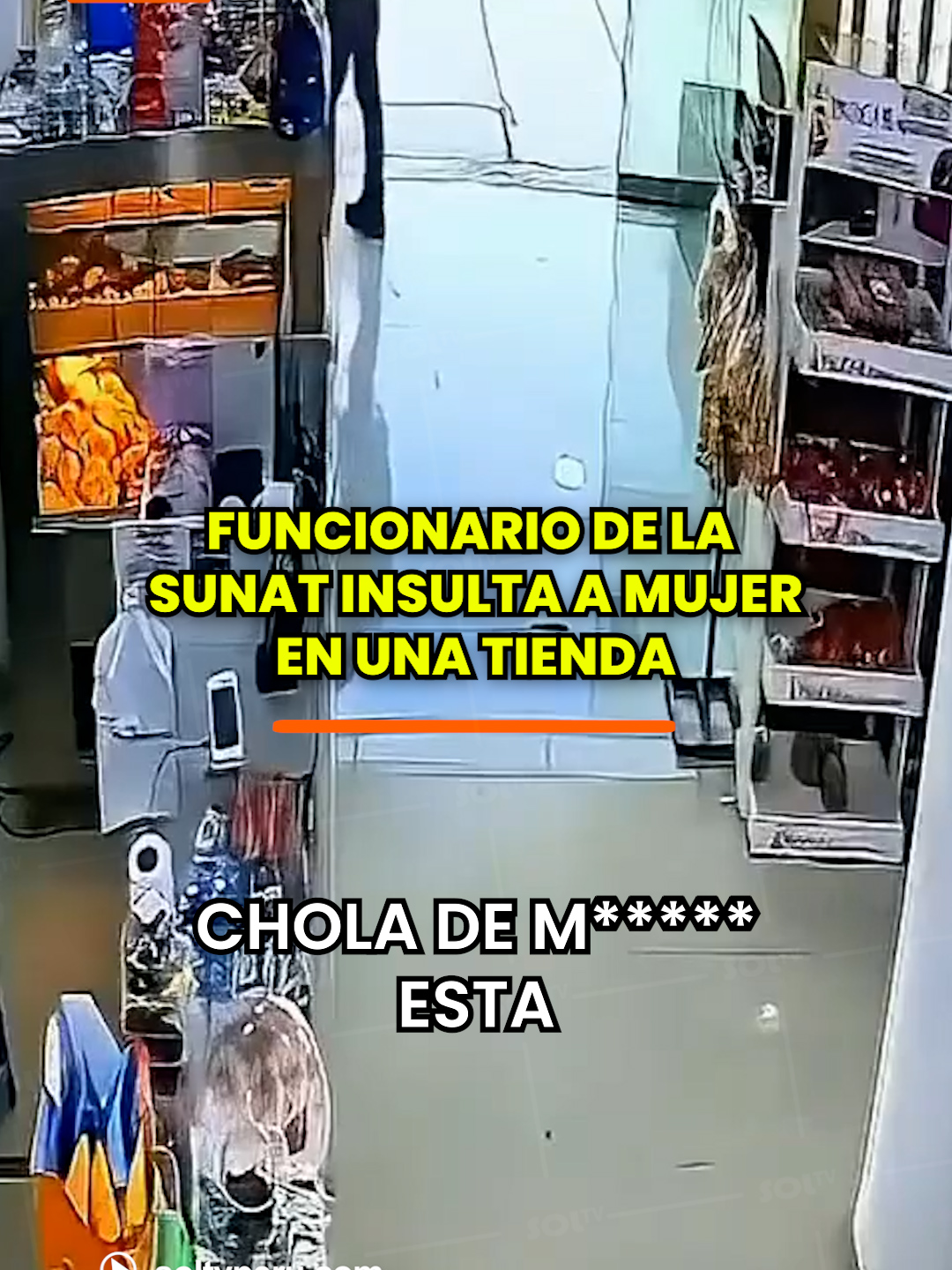 #Trujillo l 🚨 Un funcionario de la Sunat realizó comentarios ofensivos y discriminatorios contra una mujer en una tienda ubicada en la avenida Larco. El implicado fue identificado como Jorge Luis Carrera Silva, de 64 años, quien agredió verbalmente a la ciudadana frente a trabajadoras del establecimiento. El caso ha generado indignación en redes sociales.