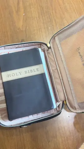 An easy way to stay organized! #jesus #biblebag #jesuslovesyou