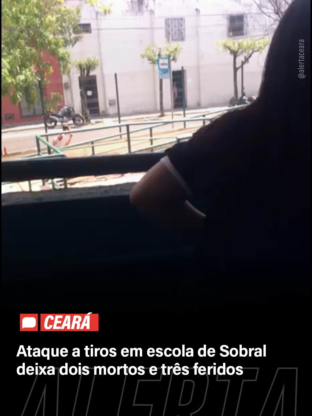 Na manhã desta quinta-feira (25), a Escola Luís Felipe, localizada no bairro Campos dos Velhos, em Sobral, foi alvo de um ataque a tiros. De acordo com informações preliminares, dois alunos morreram no local e outros três foram baleados, sendo socorridos para uma unidade de saúde da região. A ocorrência segue em andamento e mobiliza diversas forças de segurança. Estão no local equipes da Guarda Municipal de Sobral, Polícia Militar, Polícia Civil e da Perícia Forense. ⚠️ Esta matéria poderá ser atualizada a qualquer momento com novas informações. 📍 Sobral – Ceará #AlertaCeará #Sobral #Segurança #Ocorrência #Escola