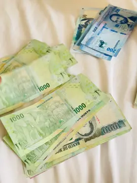 listen properly 😂, we are only broke in mzansi in mozambique we are rich😭😭😭